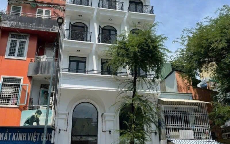 167 TRƯƠNG ĐỊNH, Q3. DT:7.5X13M NỞ HẬU CÓ 7 TẦNG + THANG MÁY. GIÁ HẠ 85 TỶ QUÁ RẺ