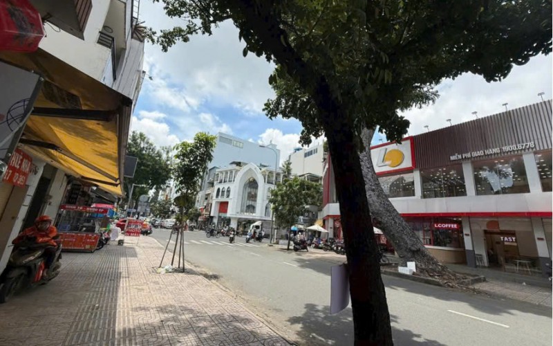 Bán đất 250A Lý Chính Thắng, Quận 3. Diện tích: 13m x 18,4m. Giá bán: 95 tỷ thương lượng