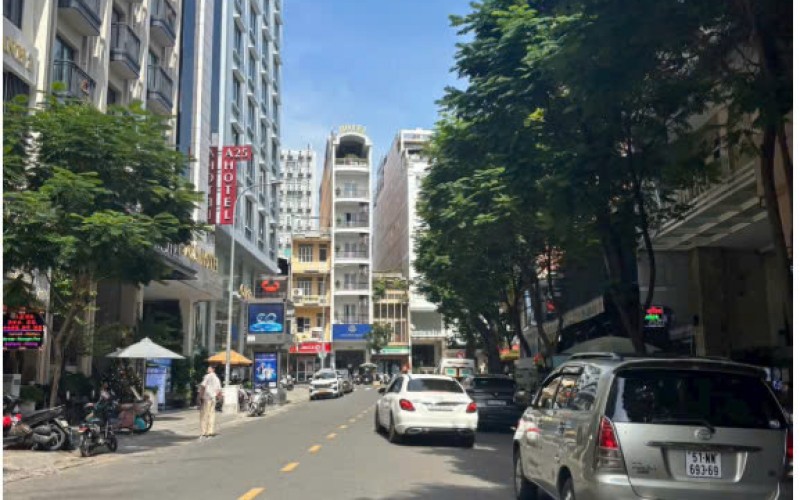 Bán nhà 26 Lê Anh Xuân. Diện tích: 5m x 15m, trệt + 4 lầu. Giá bán: 99 tỷ