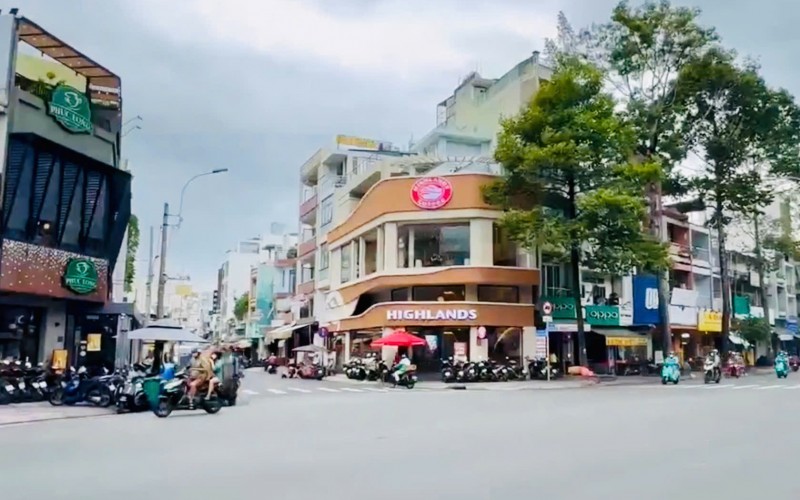 Bán nhà mặt tiền đường Đặng Dung, Q.1. DT: 4m x 16m. KC: 5 tầng. Giá: 22 tỷ