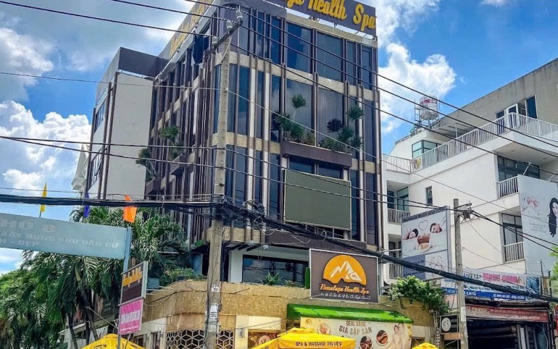 Bán nhà mặt tiền đường Nguyễn TRãi. Q.5. DT: 4m x 15m. KC: 4 tầng. Giá: 30 tỷ