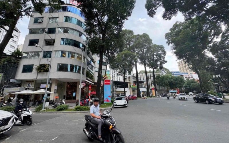 Bán tòa nhà 2Bis Công trường quốc tế, Quận 3. Diện tích : 15 x 26 / 2 Hầm 8 TầnG/ 1.200TY