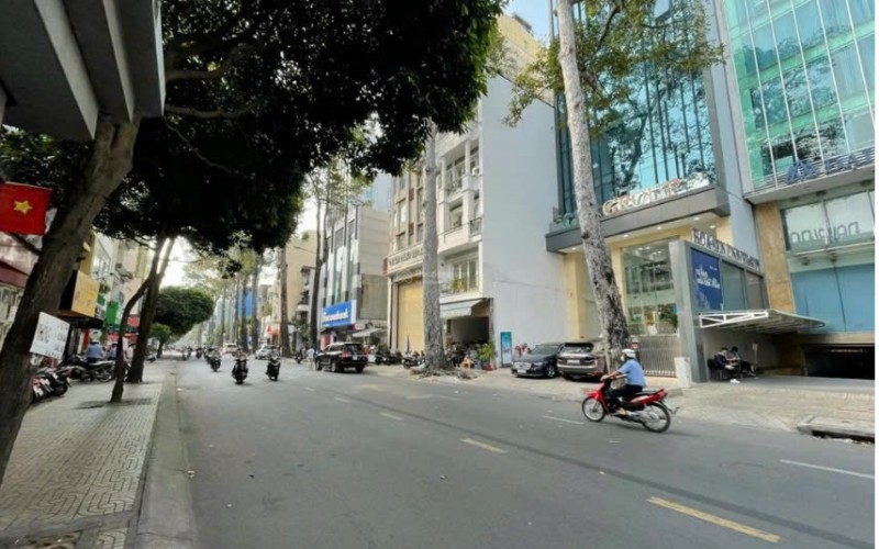 Bán tòa nhà 93 Cao Thắng, Quận 3(HDT: ĐH Hoa Sen thuê dài hạn, Giá thuê 850tr/th).12 tầng