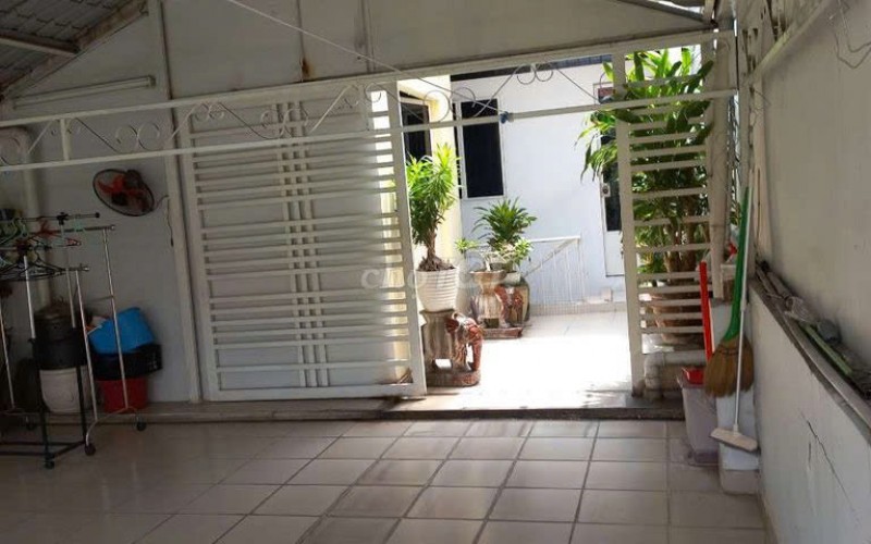 Chờ Chủ Nhân ! Bán nhà ngay Mặt Tiền Nguyễn Trọng Tuyển Quận Tân Bình. 6m x 19m nở hậu 11m. 3 Tầng. Giá 27 tỷ thương lượng