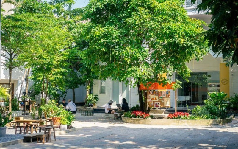 DT LƠN 30x48m ĐANG KD QUÁN CF SÂN VƯỜN, KC HẦM+8 TẦNG. GIÁ BÁN CỰC TỐT 120 TỶ