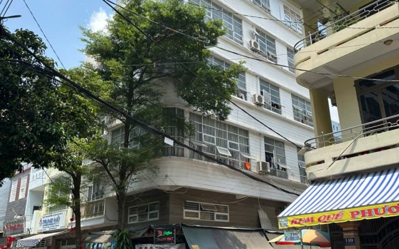 Góc 2 Mặt Tiền Tuyệt Đẹp ! Bán nhà Góc 2 Mặt Tiền Khu Bàu Cát Quận Tân Bình. 5m x 15m. 6 Tầng. HĐT 60tr/th. Giá 20 Tỷ 500 thương lượng