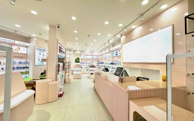 HÀNG HIẾM ! Bán nhà Mặt Tiền Út Tịch Quận Tân Bình. 11,4m x 12,25m. 4 Tầng. Giá 28 Tỷ thương lượng