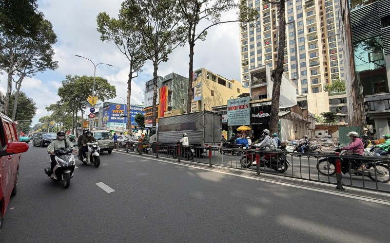 KHUÔN ĐẤT 208 - 210 ĐƯỜNG 3/2, P.12, QUẬN 3 - 232M2 - Ngang 7.25m, dài 32m (hầm - trệt - lửng - 5 lầu) - 120 TỶ