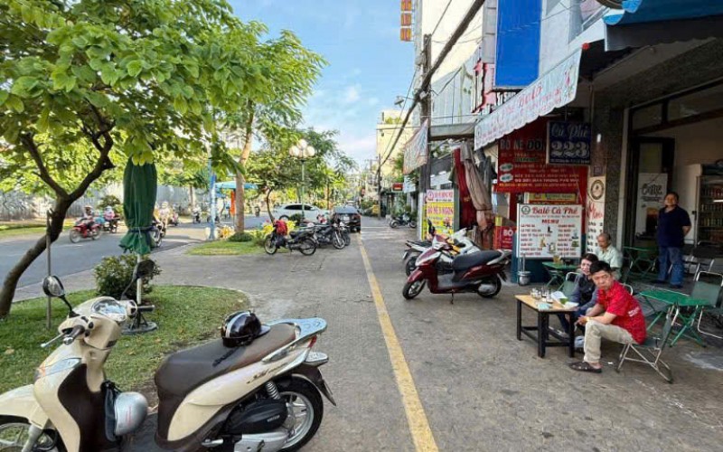 Phù Hợp Xây CHDV - Khách Sạn - Toà Nhà. Bán nhà Mặt Tiền Đồng Đen P.11 Quận Tân Bình. 6,4m x 27m nở hậu 9.4m. CTXD Hầm 7 Tầng. Giá 42 Tỷ