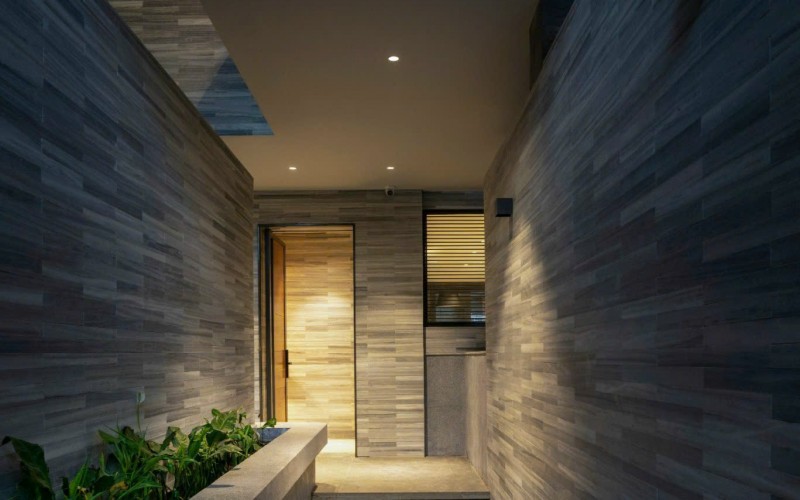 Quá Đẳng Cấp ! Bán nhà Mặt Tiền Lê Văn Huân P.13 Quận Tân Bình. 7m x 24m. Hầm 5 Tầng (Thang Máy). Giá 47 Tỷ