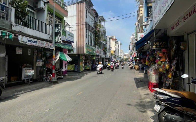 Sản Phẩm Cần Bán Gấp ! Bán nhà Mặt Tiền Vườn Chuối khu Cư Xá Đô Thành Quận 3. 6,1m x 10m. 5 Tầng. HĐT 50tr/th. Giá 25 Tỷ