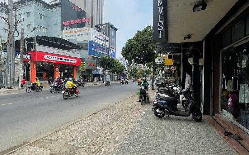 SẢN PHẨM CẦN CHỦ NHÂN ! Bán nhà Mặt Tiền Cách Mạng Tháng Tám Quận Tân Bình. 4,5m x 17m nở hậu 4,85m. HĐT 50tr/th. Giá 23 Tỷ