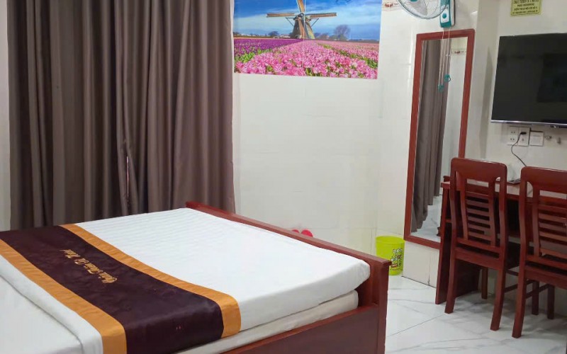 Sản Phẩm Hiếm ! Bán Toà Khách Sạn ngay khu K300 quận Tân Bình. 8m x 20m. Hầm Lửng 6 Tầng. Thu Nhập 250tr/th. Giá 52 Tỷ