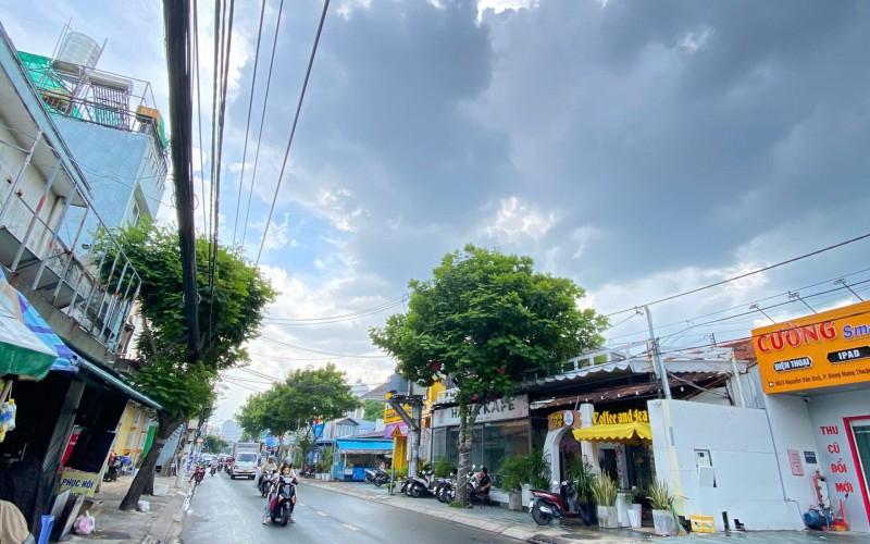 SIÊU BỀ NGANG ĐỈNH CỦA CHÓP ! Bán nhà Góc 3 Mặt Tiền Nguyễn Văn Quá Quận 12. 18,5m x 33m nở 24m.HĐT 150tr/th. Giá 65 Tỷ