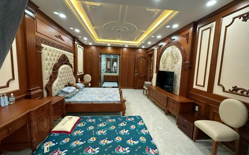 SIÊU BIỆT THỰ ! Bán Biệt Thự Phạm Phú Thứ Quận Tân Bình. 9m x 24. 4 Tầng . Giá 49 Tỷ thương lượng