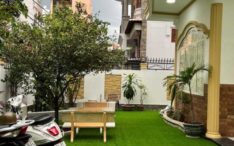 SIÊU BIỆT THỰ ĐẸP NHƯ MƠ ! Bán Biệt Thự ngay Vân Coi Quận Tân Binh. 15m x 22,5m . 2 Tầng + Sân Vườn Đẹp Như Mơ. Giá 42 Tỷ