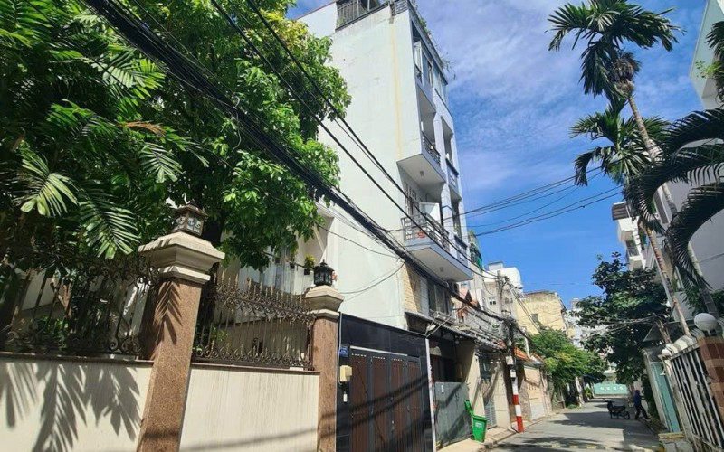 Siêu Khan Hiếm ! Bán Biệt Thự Siêu Đẹp ngay nhà Ga T3 Quận Tân Bình. 12m x 28m. Hầm 4 Tầng.  Nội Thất Cao Cấp + Sân Vườn. Giá 55 Tỷ