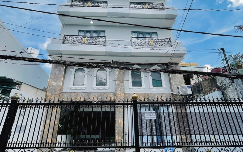 Siêu phẩm mặt tiền đường Nguyễn Văn Trỗi Quận Phú Nhuận (7.5 x 16.5m) nhà 4 tầng giá chỉ 39.9 tỷ