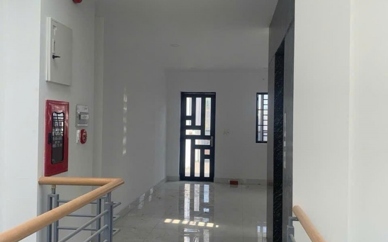 Tòa nhà Hầm+7 tầng mt Nguyễn Trọng Tuyến. giá 36 tỷ