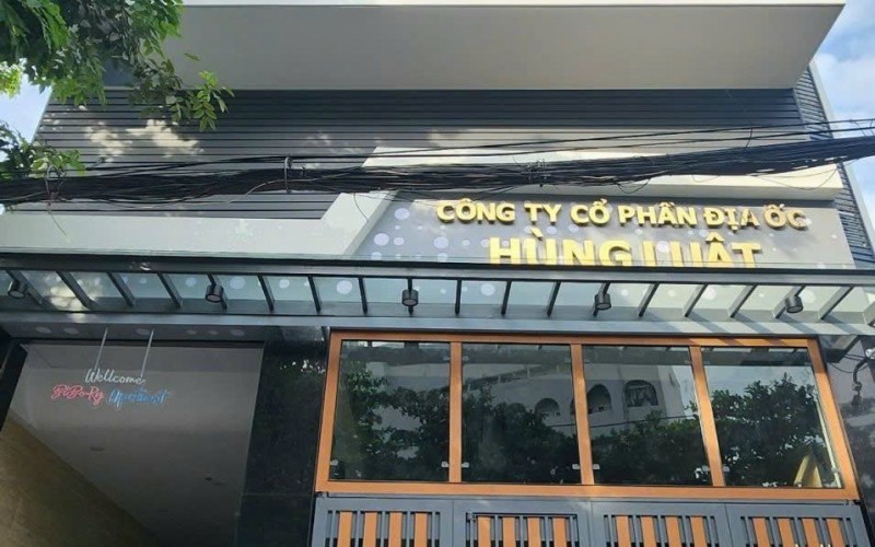 TOÀ NHÀ SIÊU ĐẲNG CẤP ! Bán Toà Nhà Mặt Tiền Huỳnh Văn Chính Quận Tân Phú. 8,4m x 26m nở hậu 12m. Hầm 7 Tầng. Giá 95 Tỷ