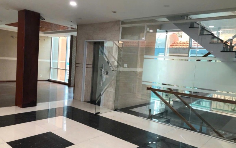 Tòa Nhà Văn Phòng 20 Bùi Thị Xuân, 10m x 20m, Hầm 5 Tầng, Ngay Khu Sân Bay Tân Bình