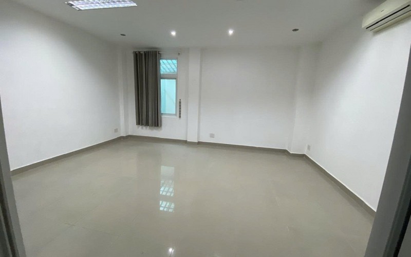 Tòa nhà VP 214 Hoàng Hoa Thám | 6x23m | Hầm 7 Tầng | Thuê: 200tr/tháng |