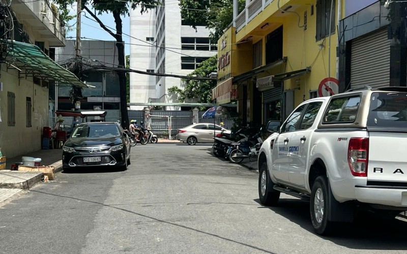 XEM NGAY ! Bán Toà CHDV Dòng Tiền Cao Cấp ngay Xuân Diệu P.4 Quận Tân Bình. 8m x 20m. 9 Tầng ( Thang máy). PCCC đầy đủ. Thu Nhập 220tr/th. Giá 55 Tỷ